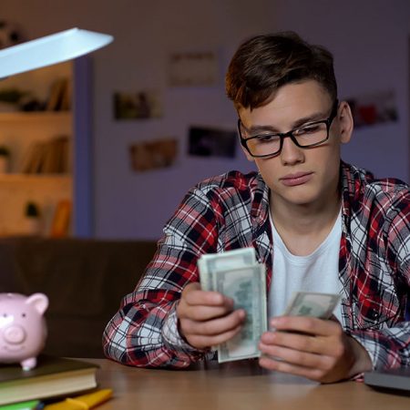 Geld verdienen als Schüler: Die 16 besten Ideen